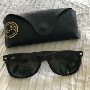 Wayfarer Ray-Ban sunglasses